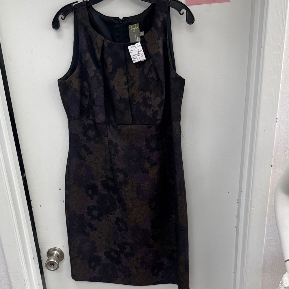 Taylor Black and Purple Floral Midi Dress Size 12